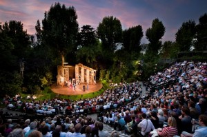 Auditorium_at_Regent's_Park_Open_Air_Theatre